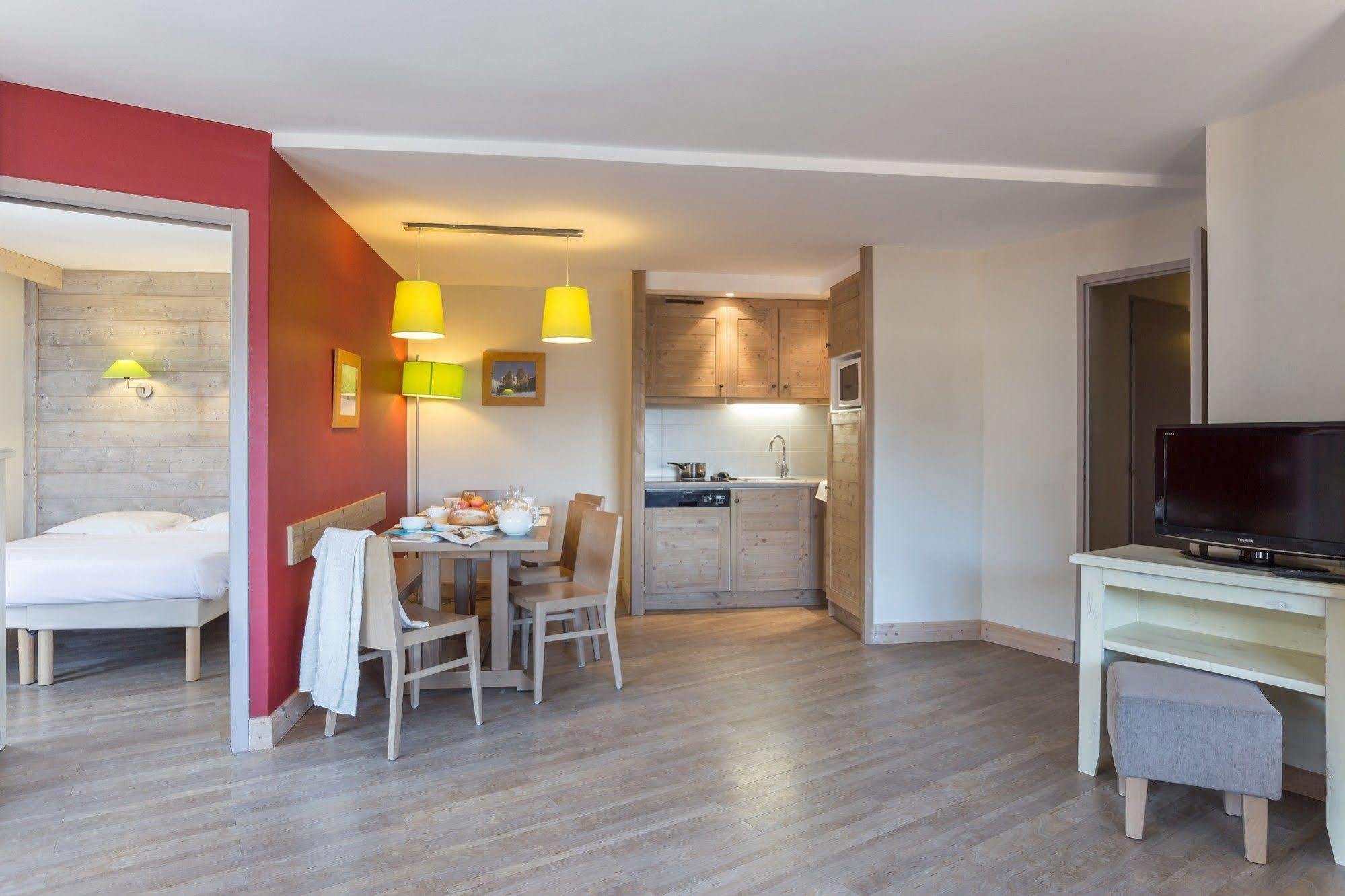 Pierre & Vacances Residence Le Christiana ラ・タニア エクステリア 写真